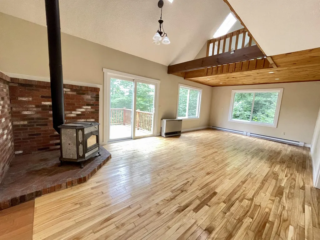 27 Hickory Overlook Enfield NH 03748