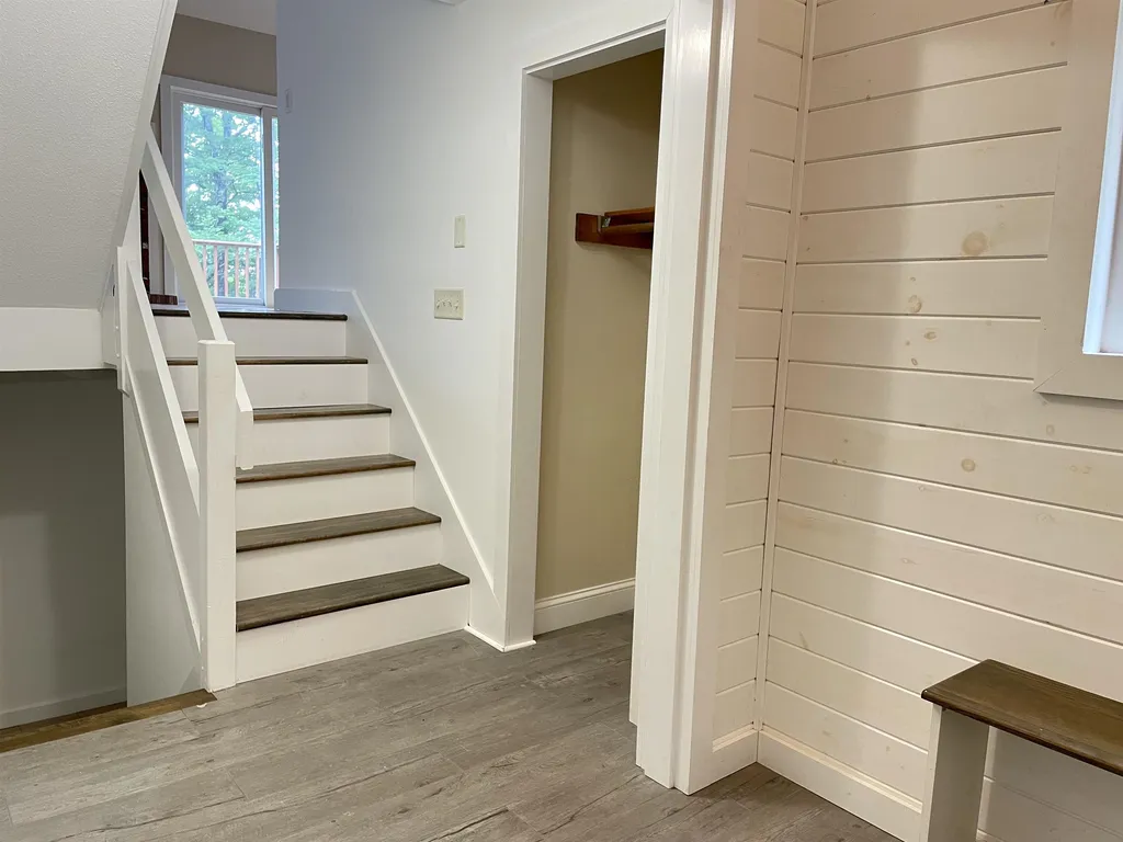 27 Hickory Overlook Enfield NH 03748