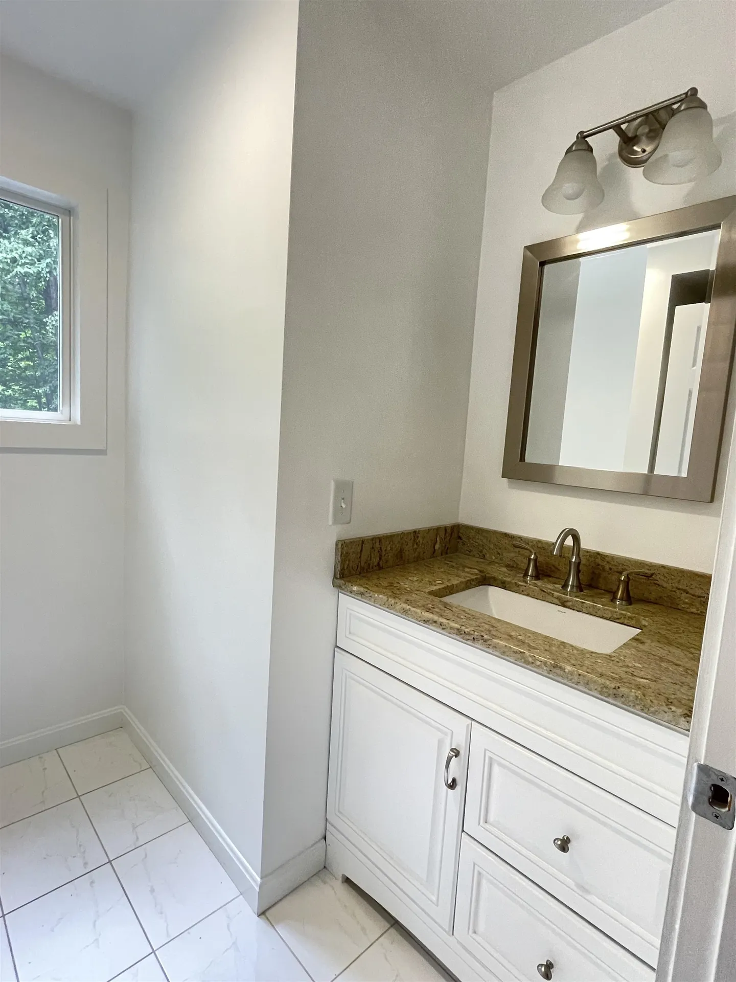 27 Hickory Overlook Enfield NH 03748
