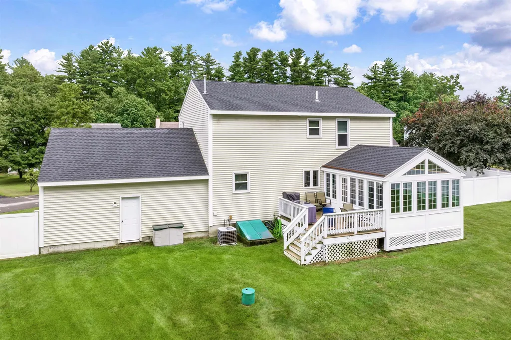 9 Drake Lane Merrimack NH 03054