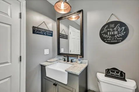 9 Drake Lane Merrimack NH 03054