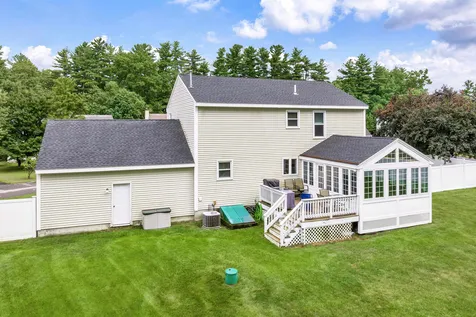 9 Drake Lane Merrimack NH 03054