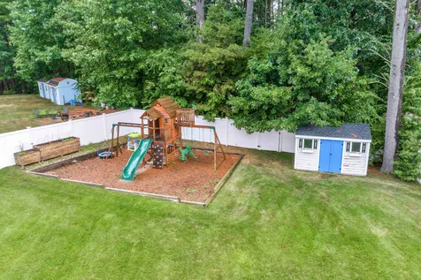 9 Drake Lane Merrimack NH 03054