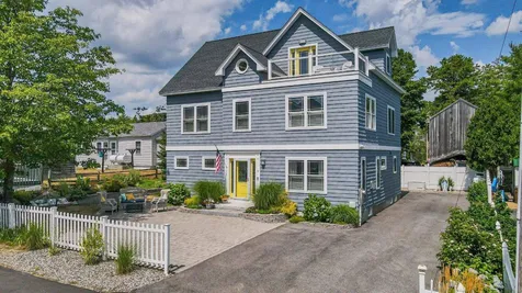 8 Lighthouse Lane Saco ME 04072