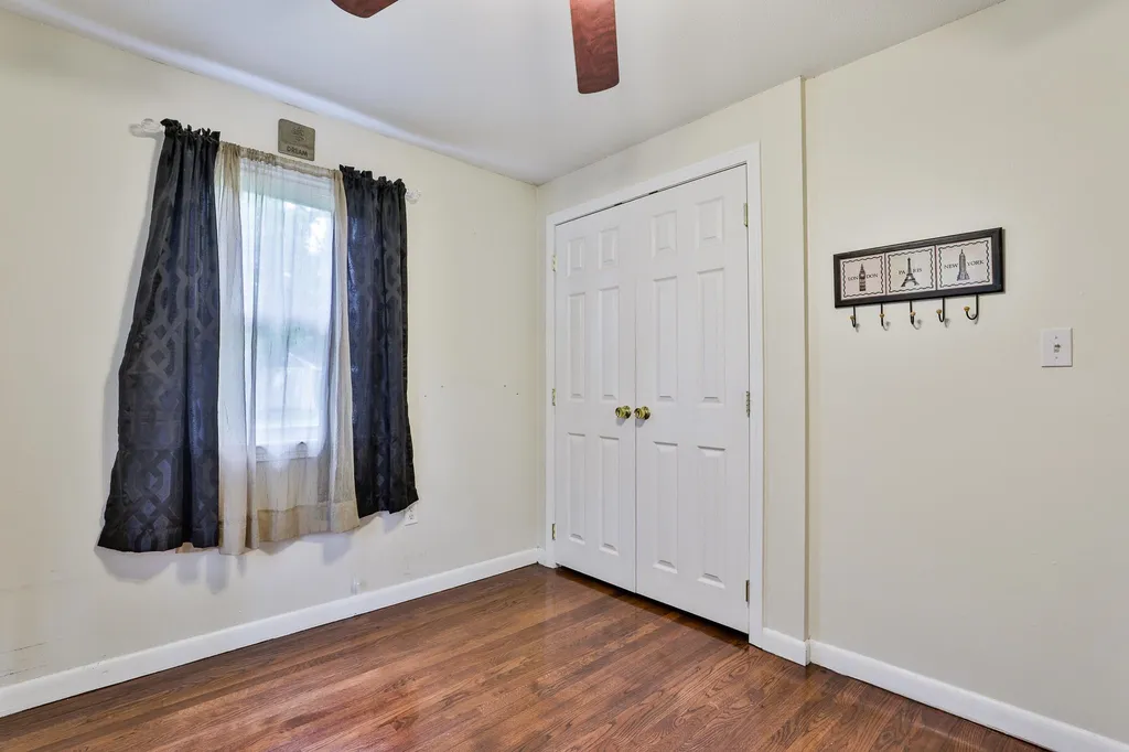 17 Sunset Avenue Derry NH 03038