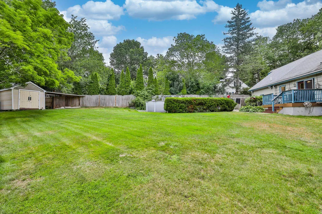 17 Sunset Avenue Derry NH 03038