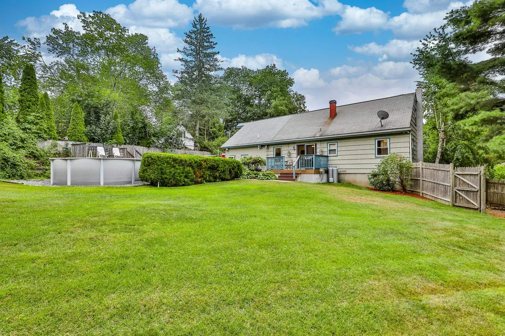17 Sunset Avenue Derry NH 03038