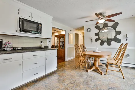 17 Sunset Avenue Derry NH 03038