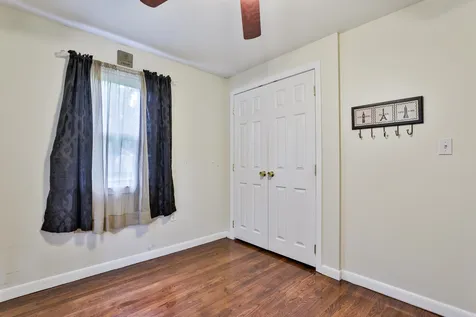 17 Sunset Avenue Derry NH 03038