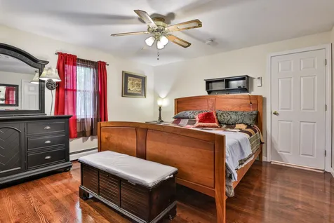 17 Sunset Avenue Derry NH 03038