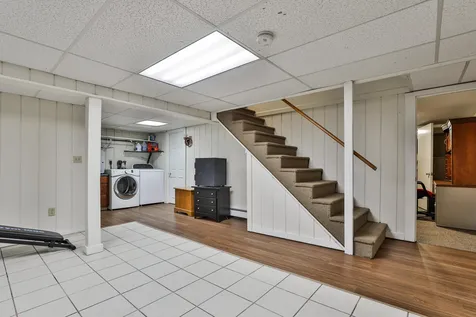 17 Sunset Avenue Derry NH 03038