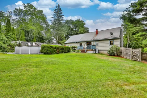 17 Sunset Avenue Derry NH 03038