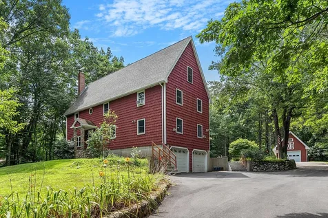 166 North Shore Road Derry NH 03038