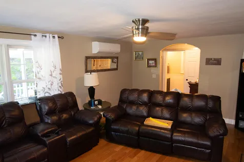 10 Nutter Drive Alton NH 03810