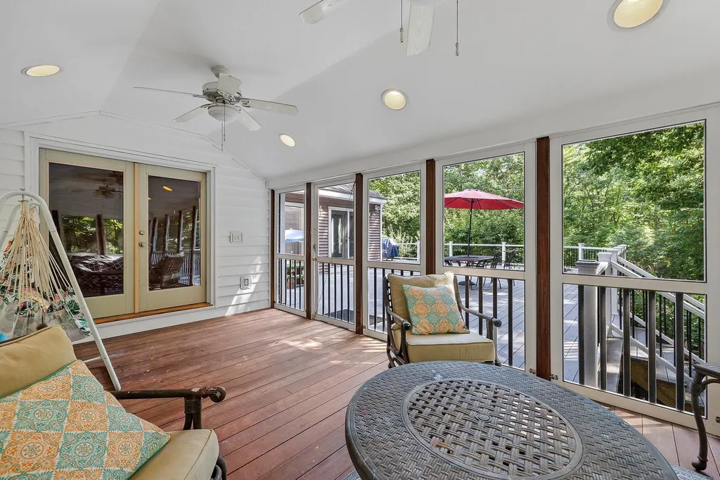 44 Ann Logan Circle Raymond NH 03077