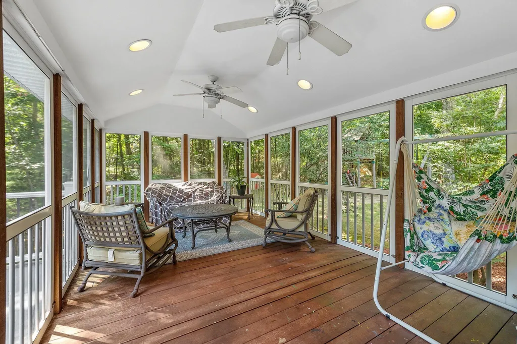 44 Ann Logan Circle Raymond NH 03077