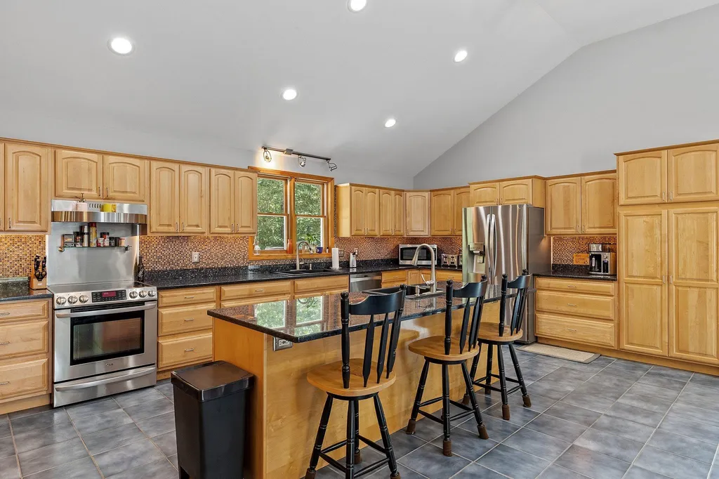 44 Ann Logan Circle Raymond NH 03077