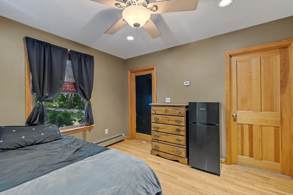 44 Ann Logan Circle Raymond NH 03077