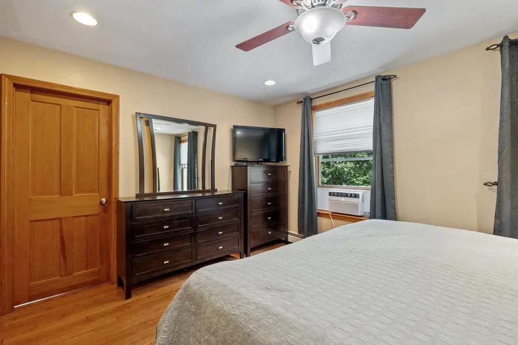 44 Ann Logan Circle Raymond NH 03077