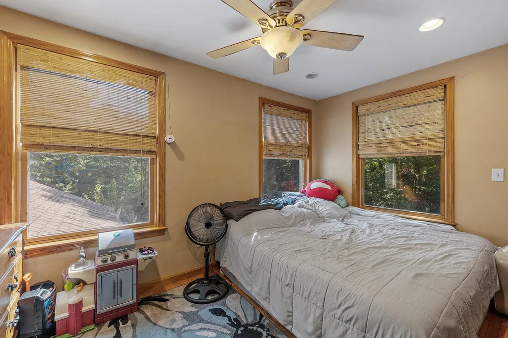 44 Ann Logan Circle Raymond NH 03077