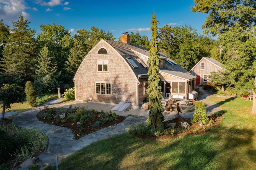 37 Turtle Moon Road Charlotte VT 05445