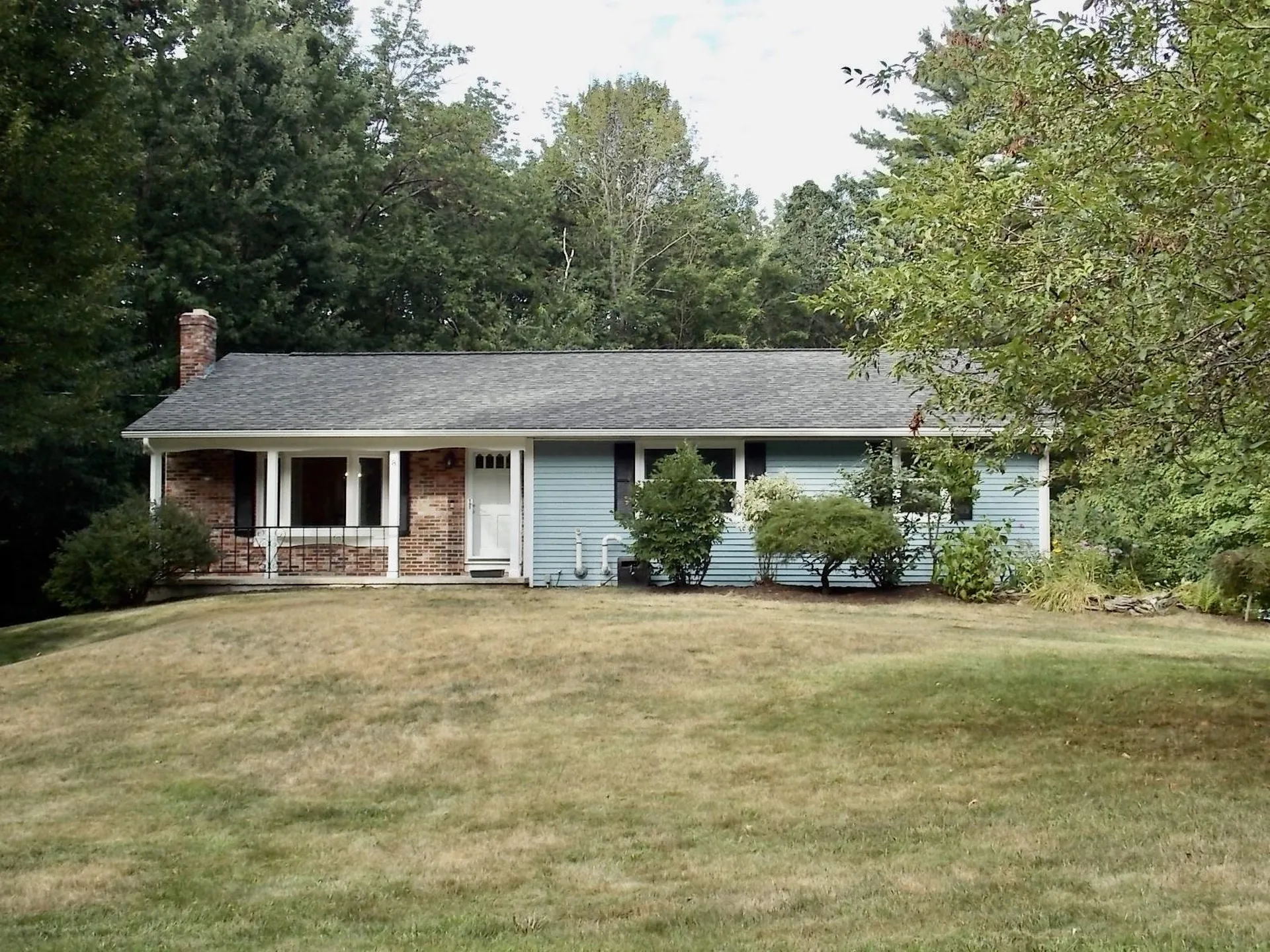 8 Gaita Drive Derry NH 03038