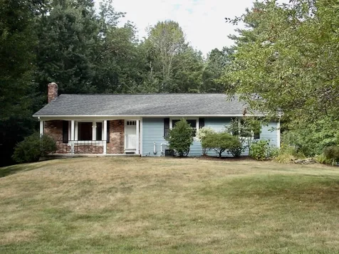 8 Gaita Drive Derry NH 03038