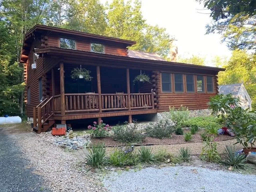 12 Locarno Street Moultonborough NH 03254