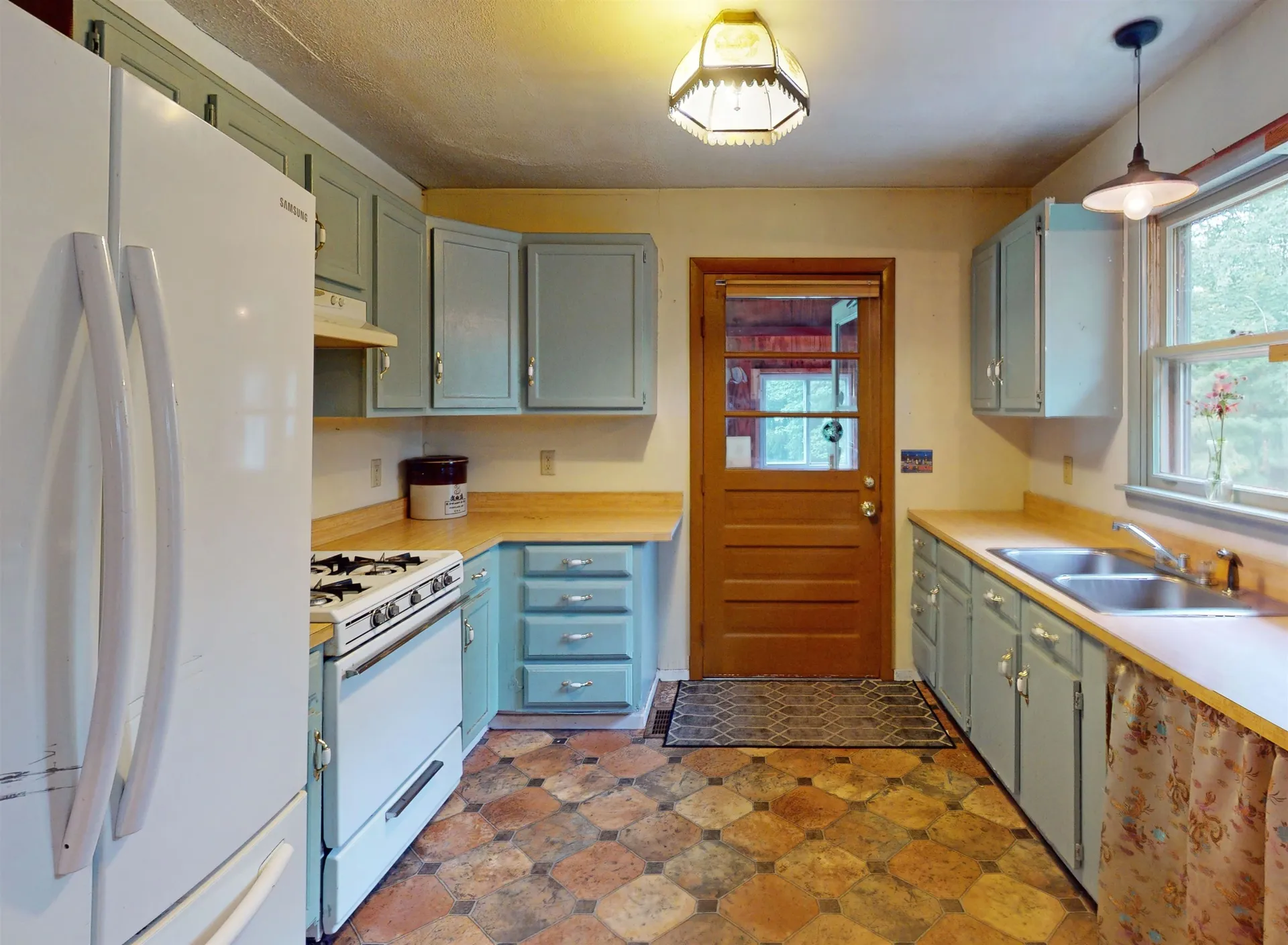 437 Hall Road Lincoln VT 05443