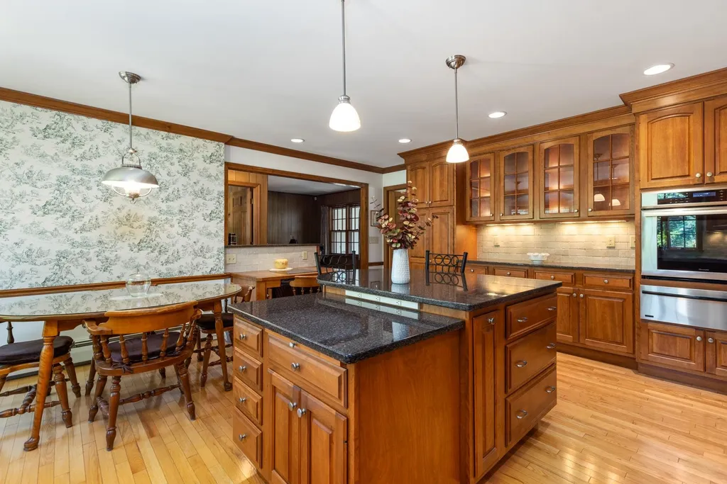 18 Tuttle Lane Dover NH 03820