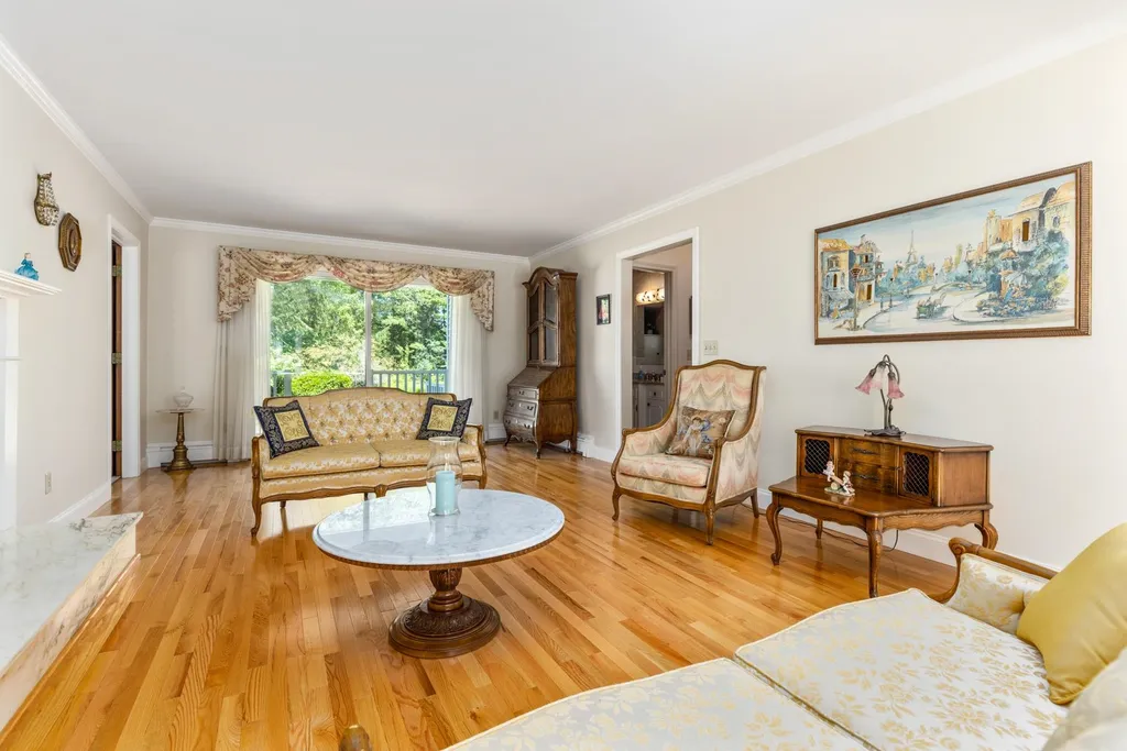 18 Tuttle Lane Dover NH 03820