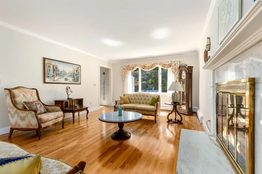 18 Tuttle Lane Dover NH 03820