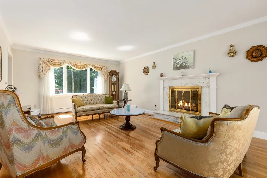 18 Tuttle Lane Dover NH 03820