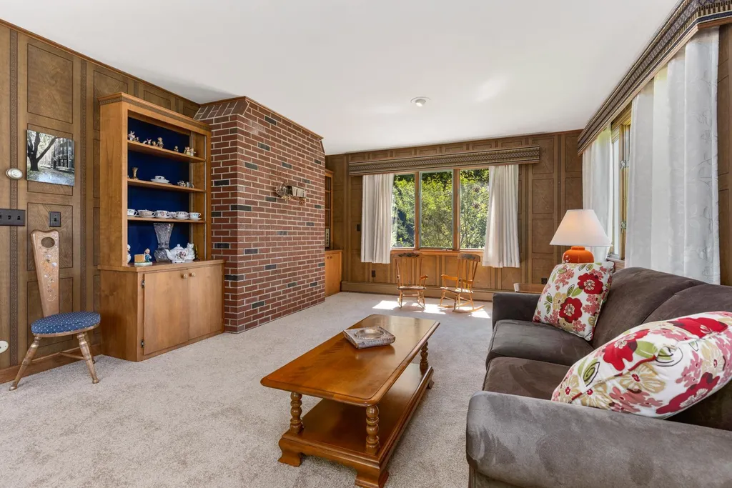 18 Tuttle Lane Dover NH 03820