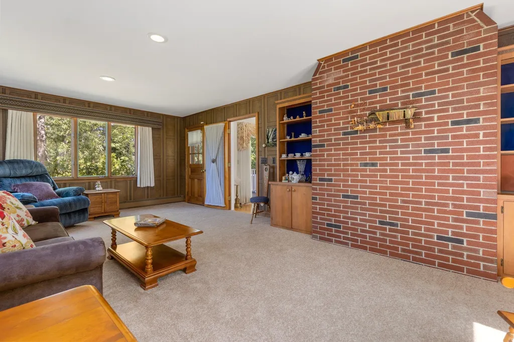 18 Tuttle Lane Dover NH 03820