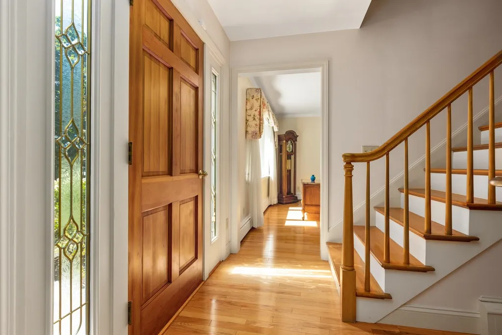 18 Tuttle Lane Dover NH 03820