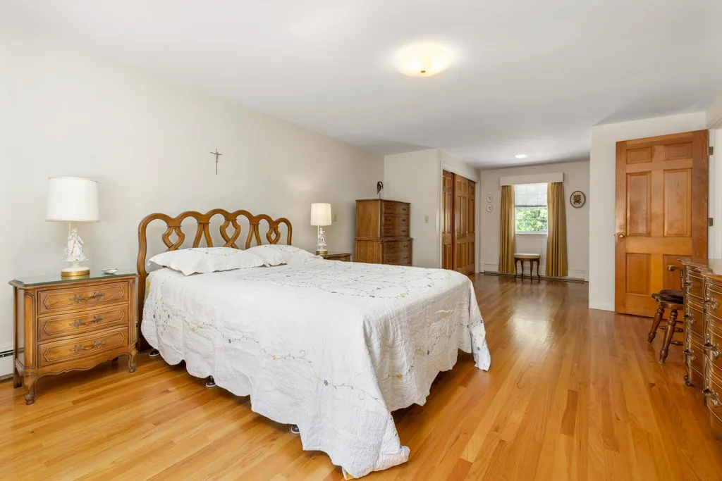 18 Tuttle Lane Dover NH 03820