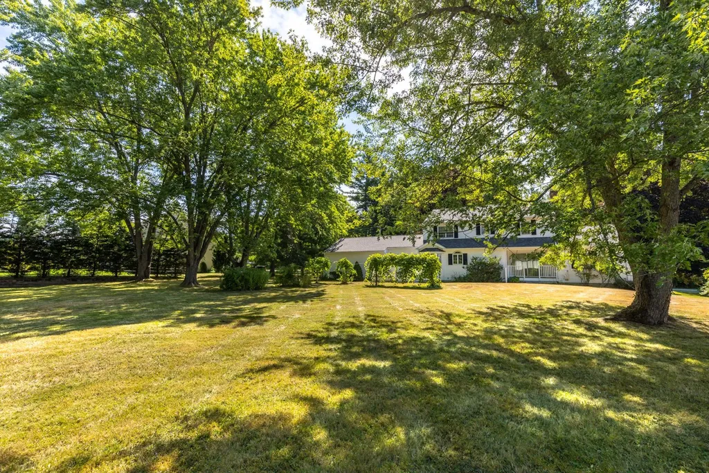 18 Tuttle Lane Dover NH 03820