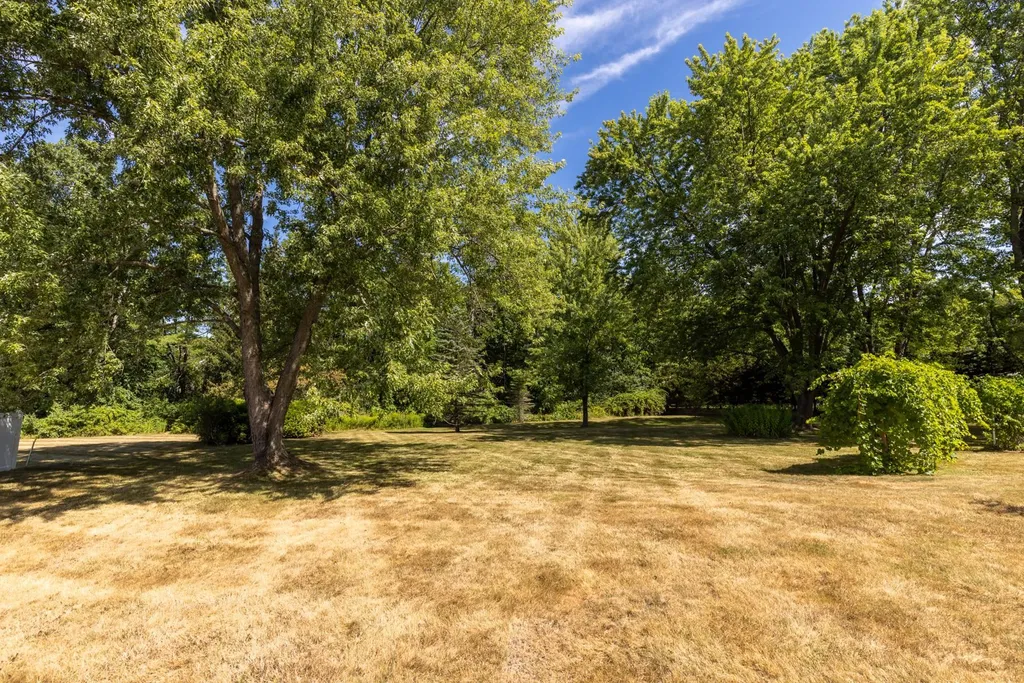 18 Tuttle Lane Dover NH 03820