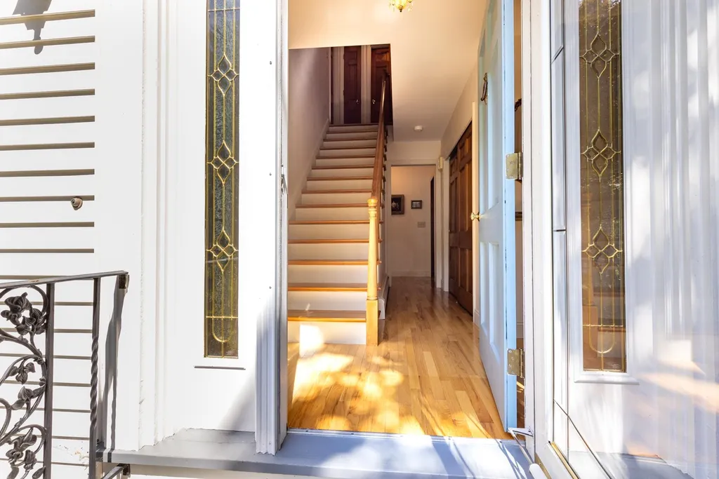 18 Tuttle Lane Dover NH 03820