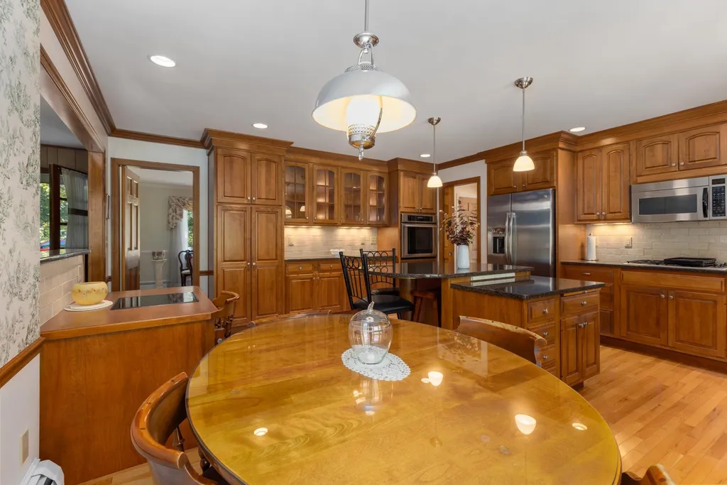 18 Tuttle Lane Dover NH 03820