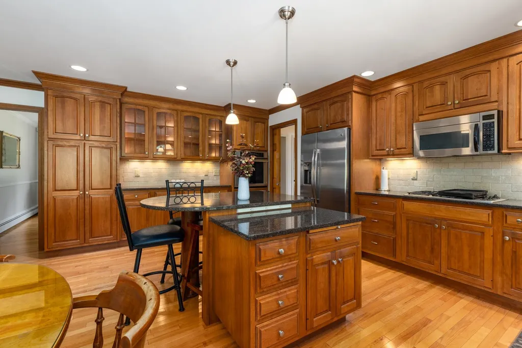 18 Tuttle Lane Dover NH 03820