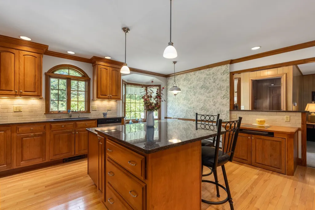 18 Tuttle Lane Dover NH 03820