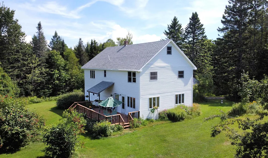 2711 Cabot Plains Road Cabot VT 05647