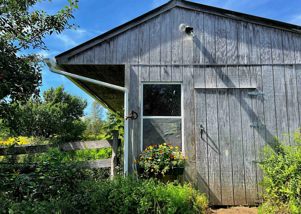 2711 Cabot Plains Road Cabot VT 05647