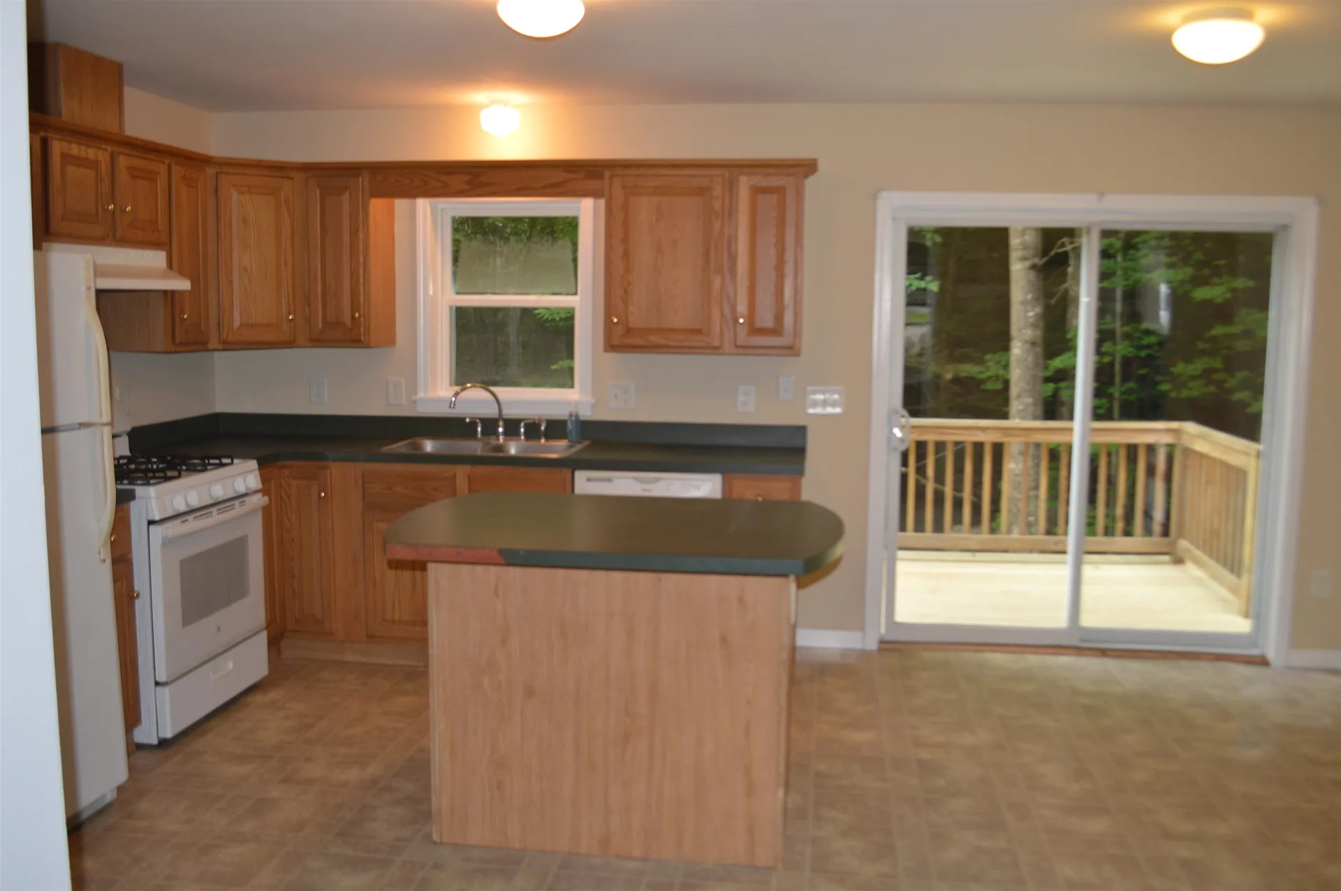 18 Woodcrest Drive Ossipee NH 03864
