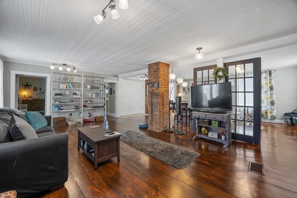 1213 Battle Street Webster NH 03303