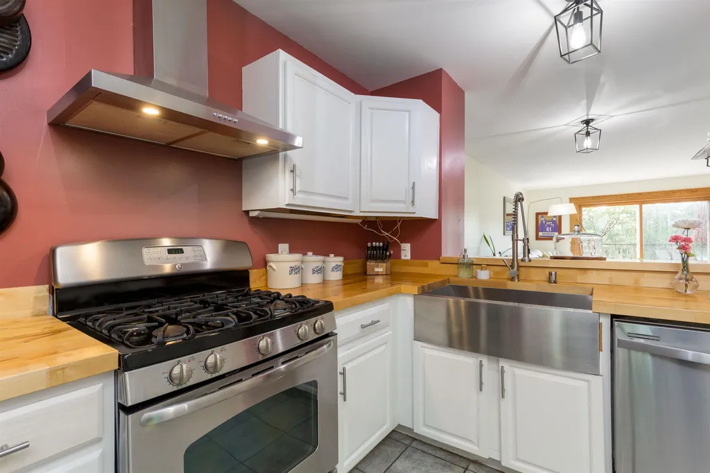 214 Redrock Drive Burlington VT 05401