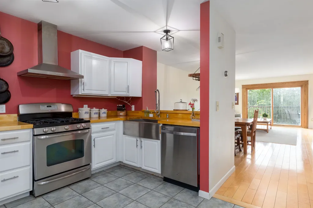 214 Redrock Drive Burlington VT 05401