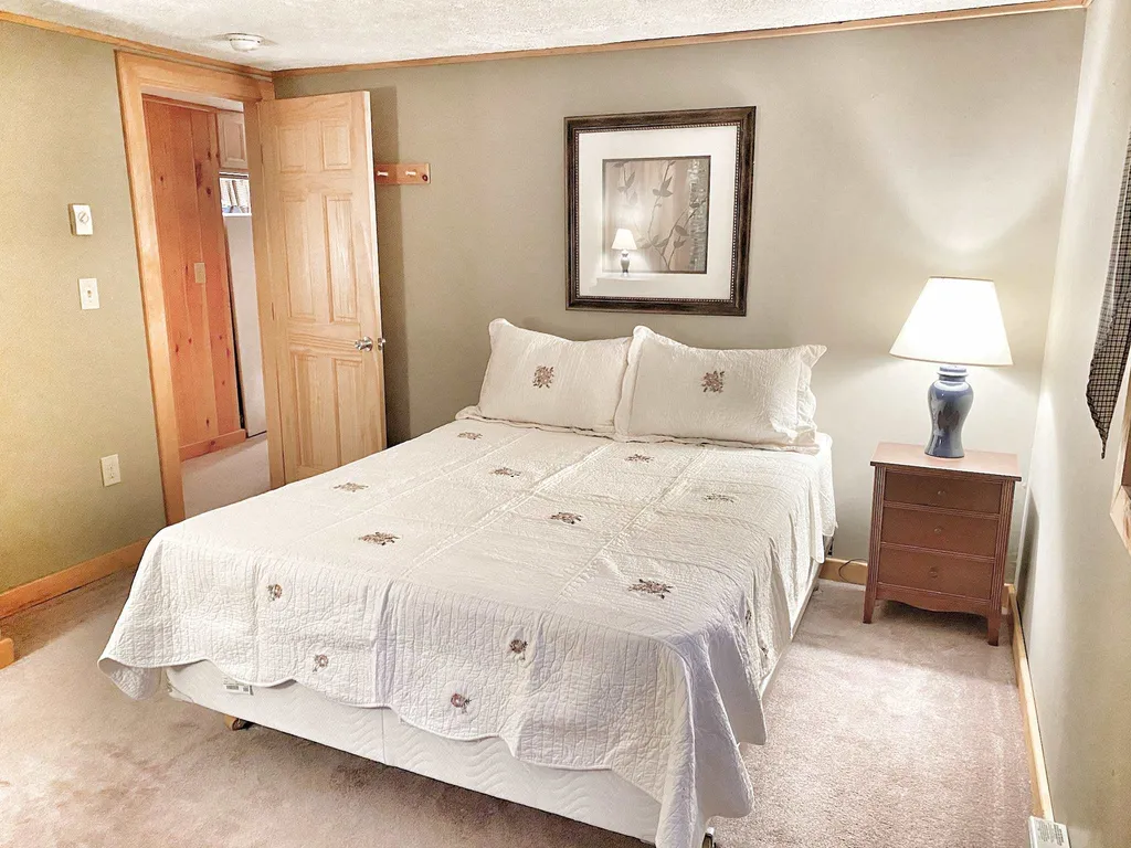 91 Paradise Drive Moultonborough NH 03254